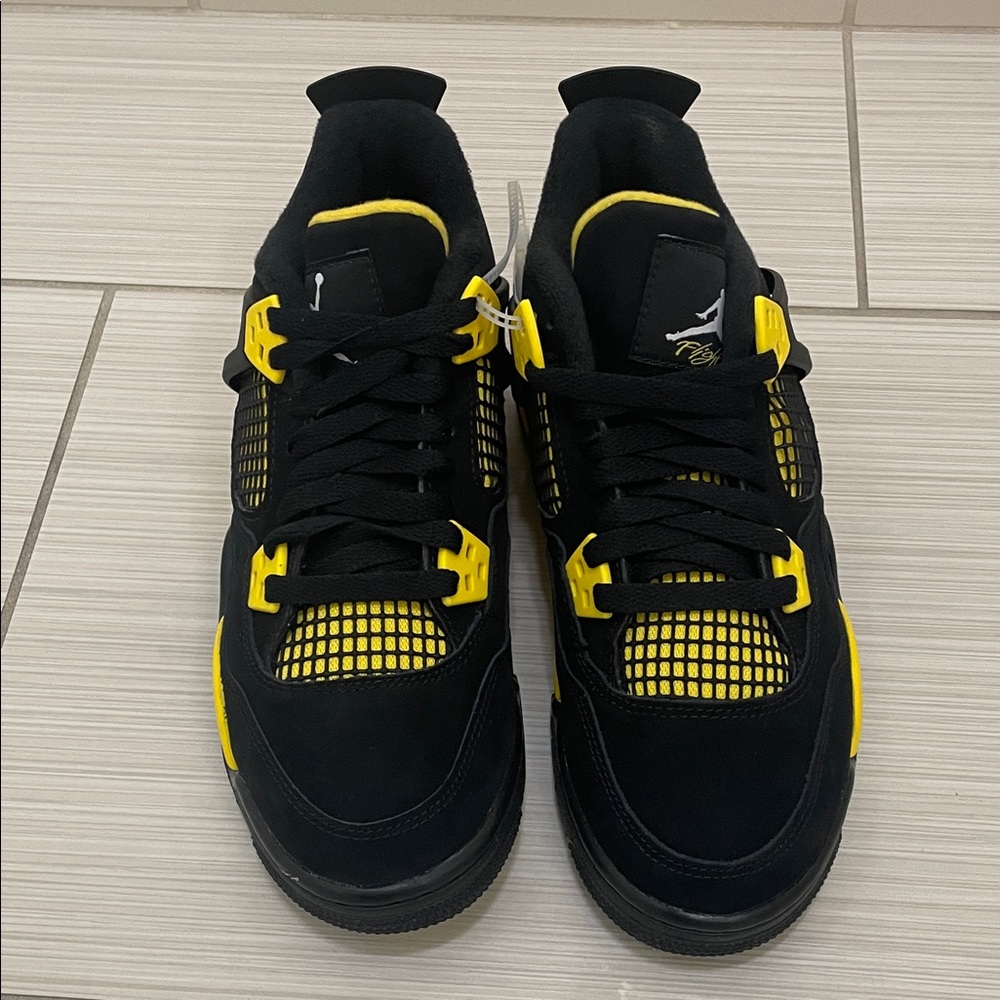 Air Jordan 4 Kids size 6Y